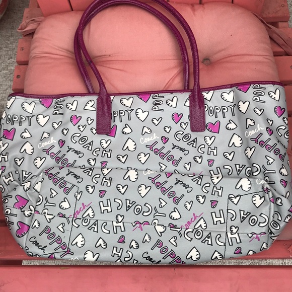 Poppy by coach - Picture 2 of 3